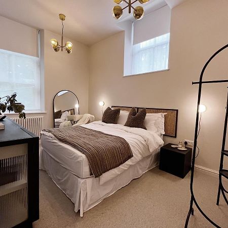 Luxury 2 Bedroom Flat In Central 토드모던 외부 사진