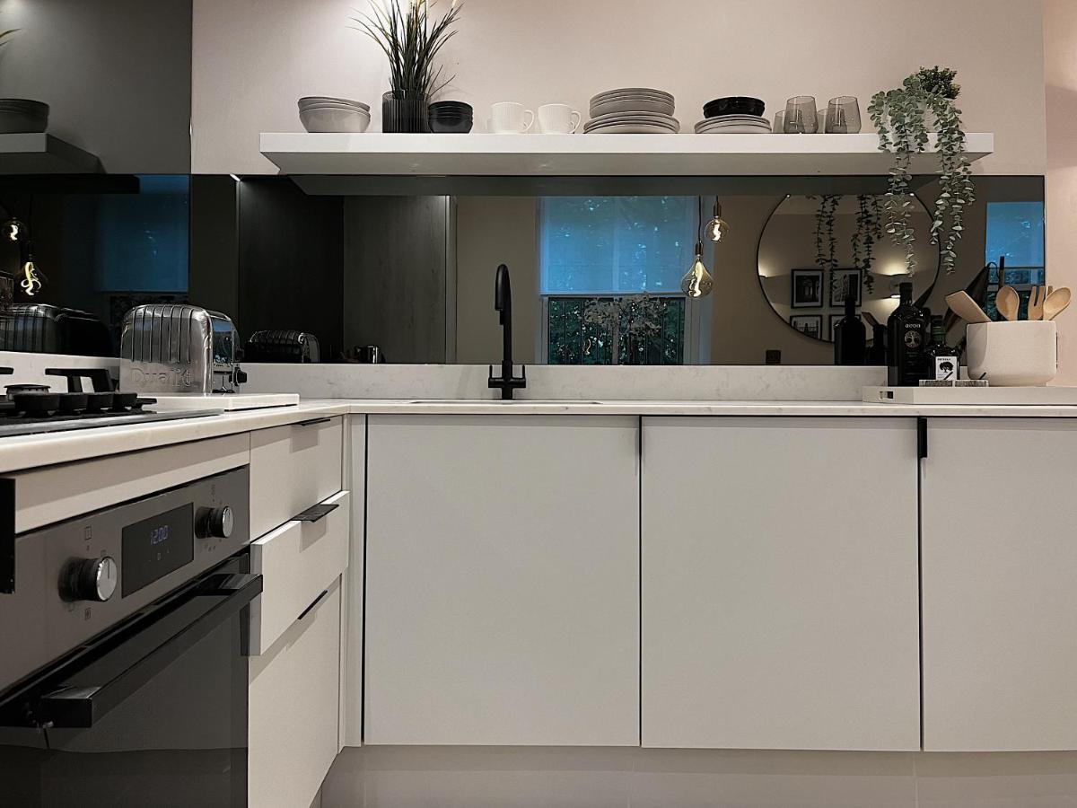 Luxury 2 Bedroom Flat In Central 토드모던 외부 사진