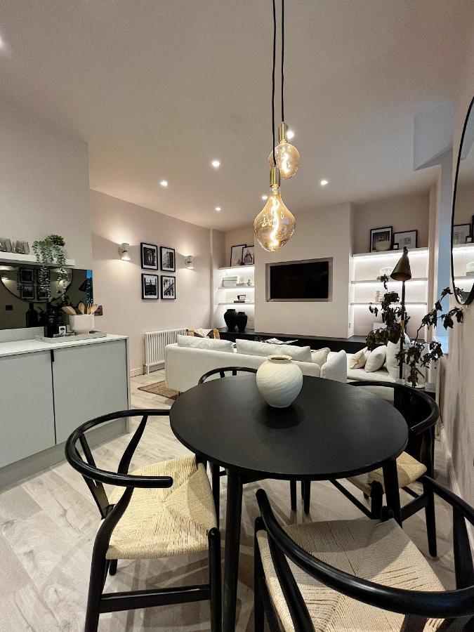 Luxury 2 Bedroom Flat In Central 토드모던 외부 사진